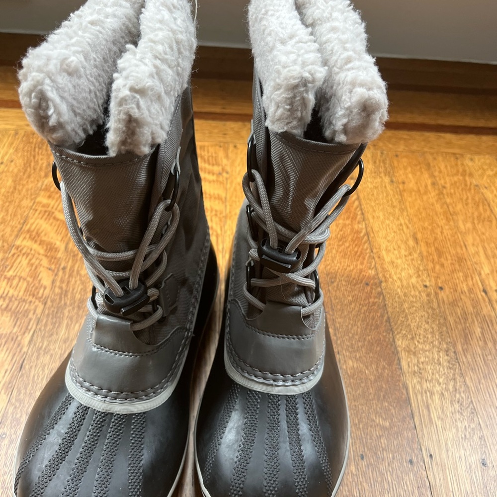 Sorel Gray Winter Rain Boots Waterproof Insulated